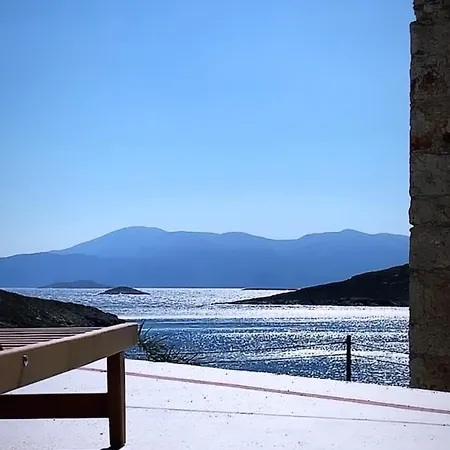 בית נופש Villetta Erato-Tiny Picturesque Sea View House *